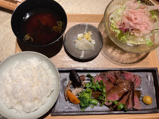 牛肉、ステーキ御膳、ルームサービス、ソラノホテル