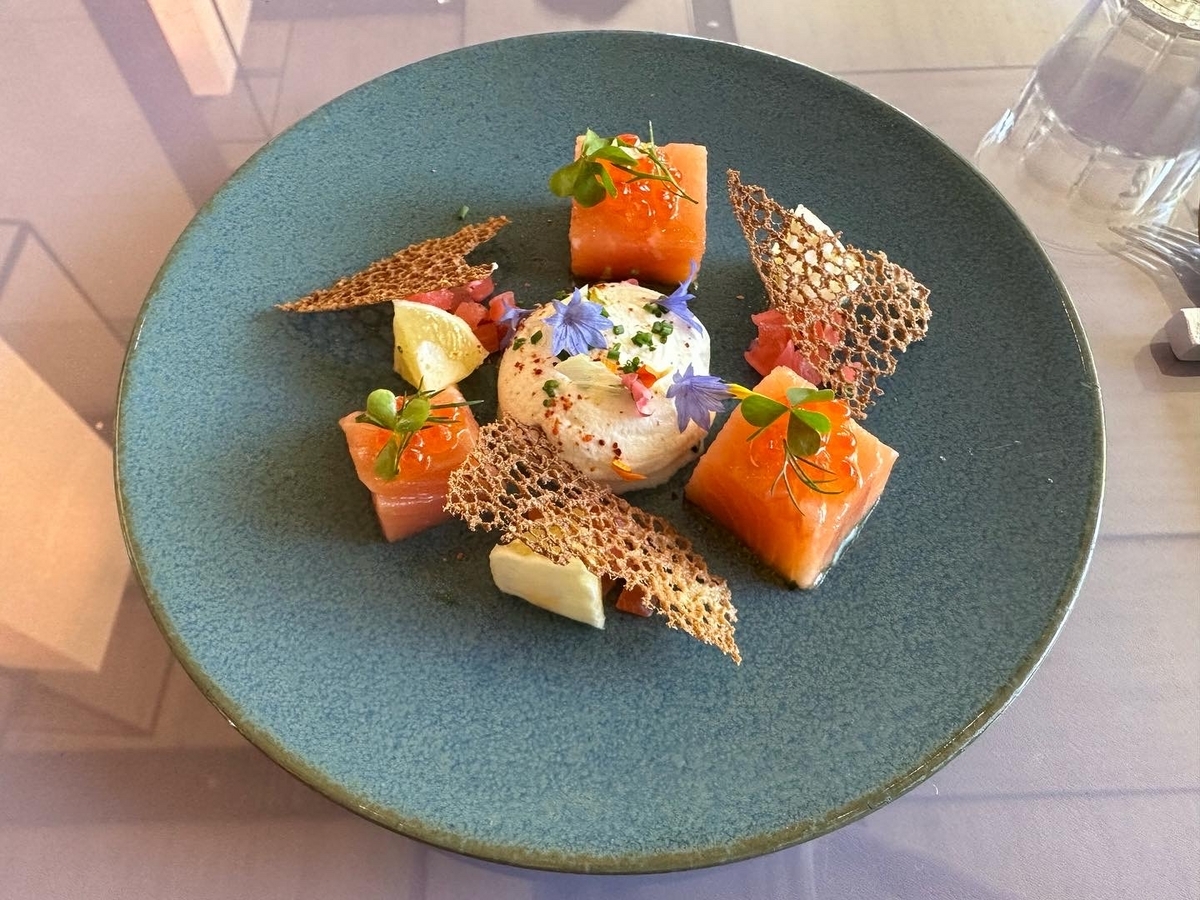 サーモン、コンフィ、前菜、魚料理