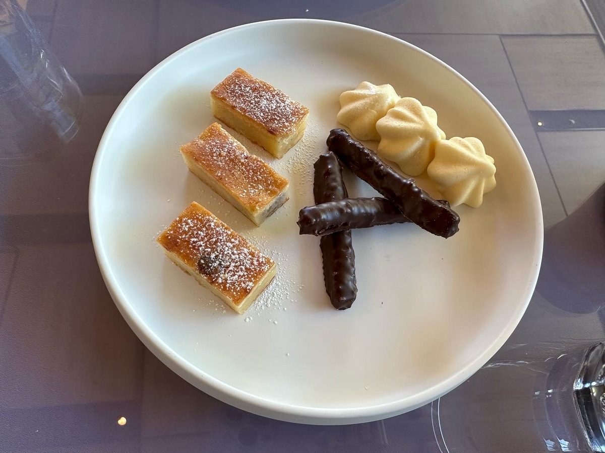 プティフール、ケーキ、オレンジピール、ギモーヴ