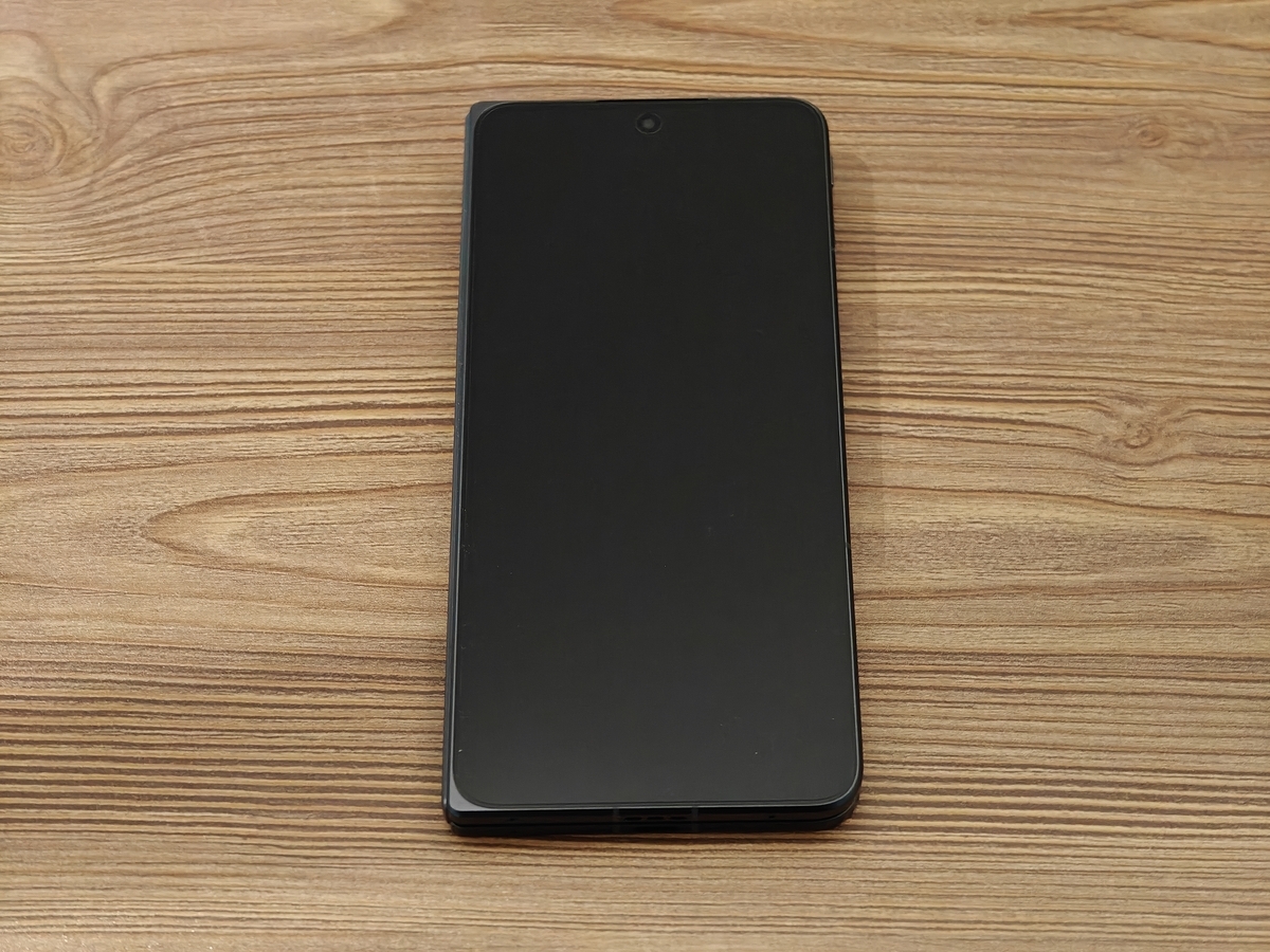 OPPO Find N5 サブディスプレイ側