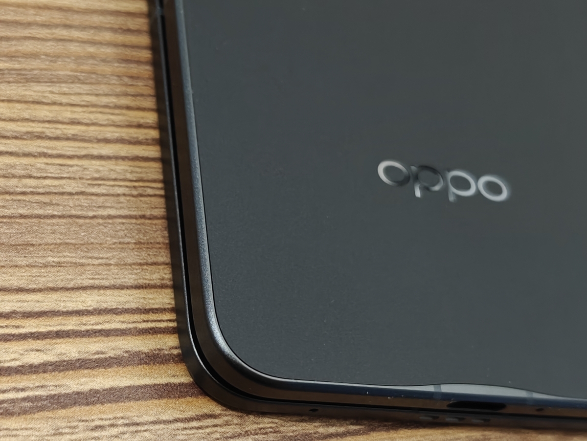 OPPO Find N5 backpanel zoom