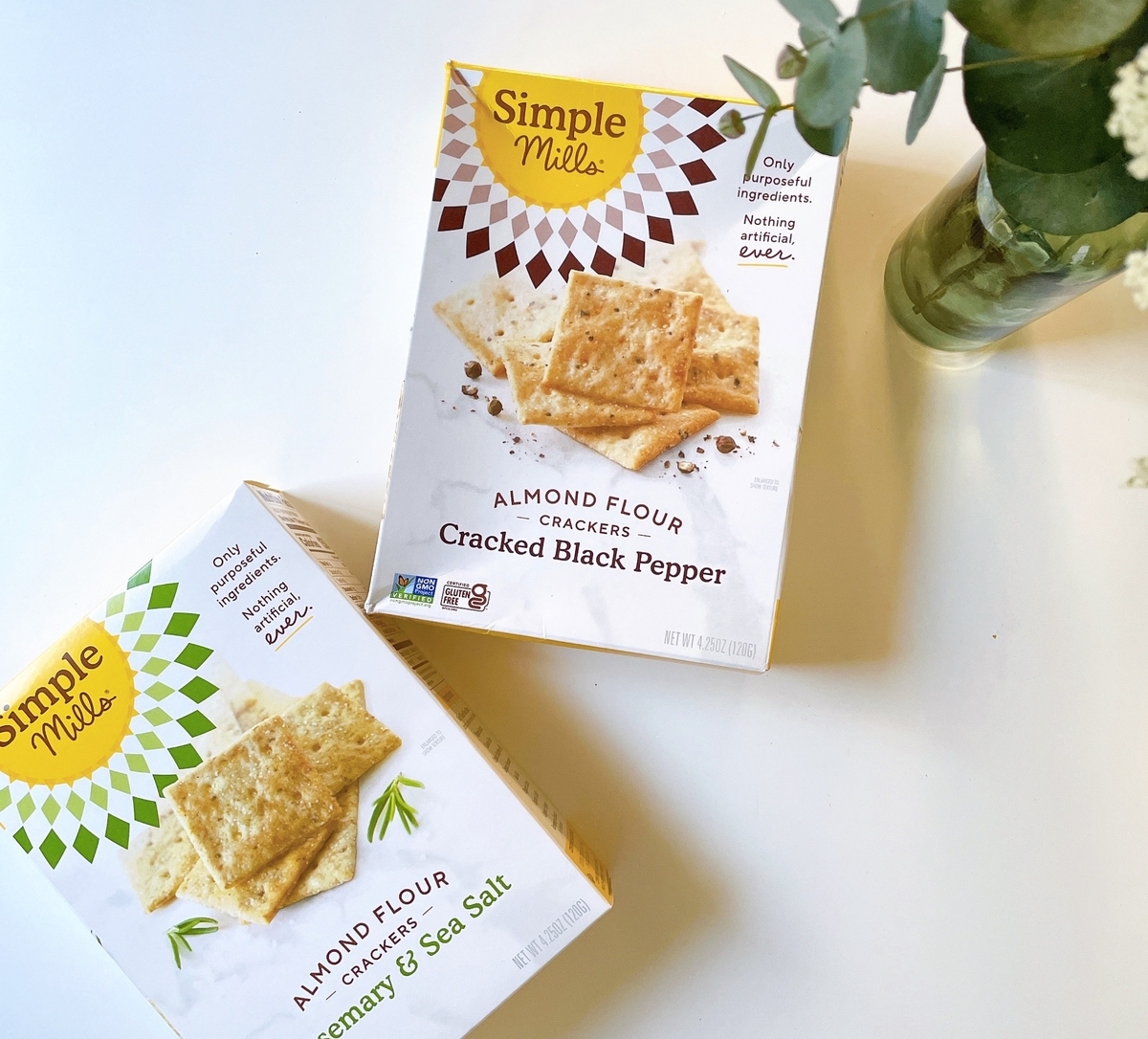 Iherb おいしい グルテンフリーのアーモンドフラワークラッカー Simple Mills Yopilog