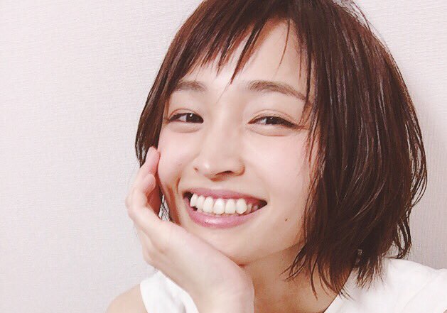 キレイ 岡本玲さんの歯並びと歯列矯正の経過をチェック 大人矯正ろぐ