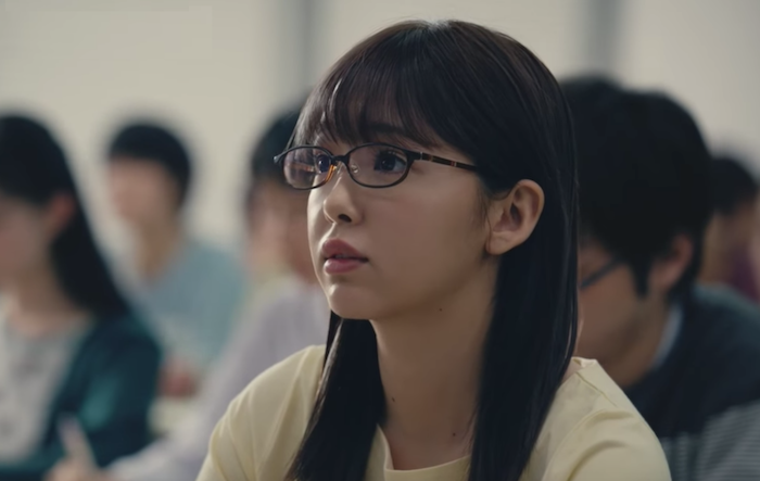 藤田ニコルさんの歯並びに変化あり ビーバー歯が無くなり今度は下の歯も矯正中 大人矯正ろぐ