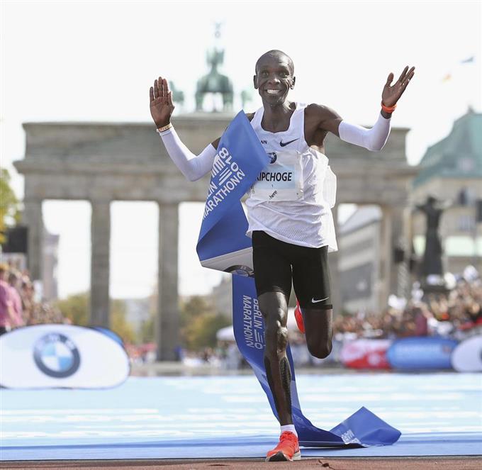 人類初のフルマラソン2時間切りを達成した男 キプチョゲの練習が普通な件 トライアスリート屋根屋 四代目屋根誠 竹内のブログ