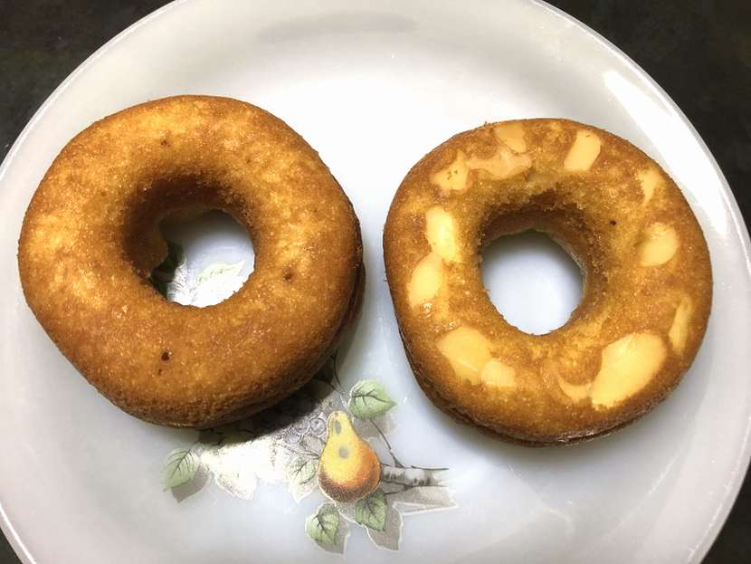 袋から出したよつばドーナツ