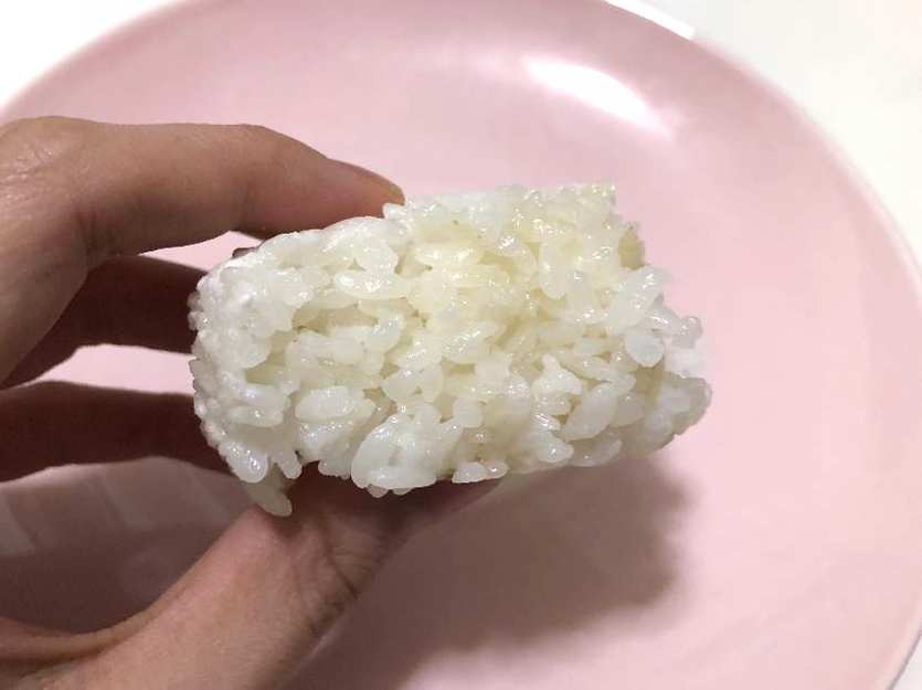 昆布出汁の塩おにぎりの中身