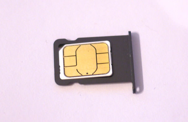 解約したauのSIMカード