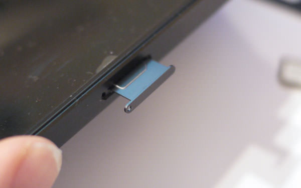 King Mobileのロゴがこちらを向く状態ではめる