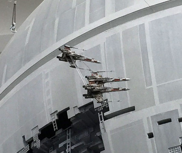 デススターの周りにはXウィングも飛んでいる