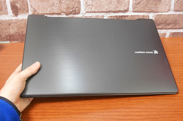 LB-F531を手に持った大きさ