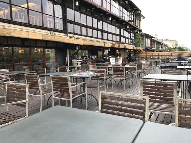 LE UN（ルアン）FUNATSURU KYOTO KAMOGAWA RESORTの川床席の雰囲気