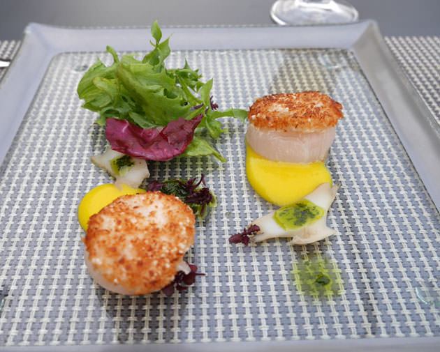 ホタテ貝のココナツ風味とアワビのラメル　シトロン・サレとレモングラスのクーリ