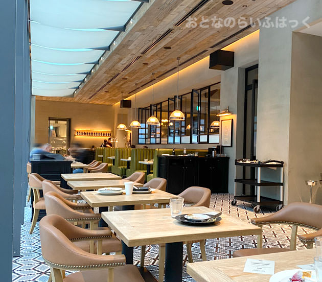 『THE GATEHOUSE』店内奥の席