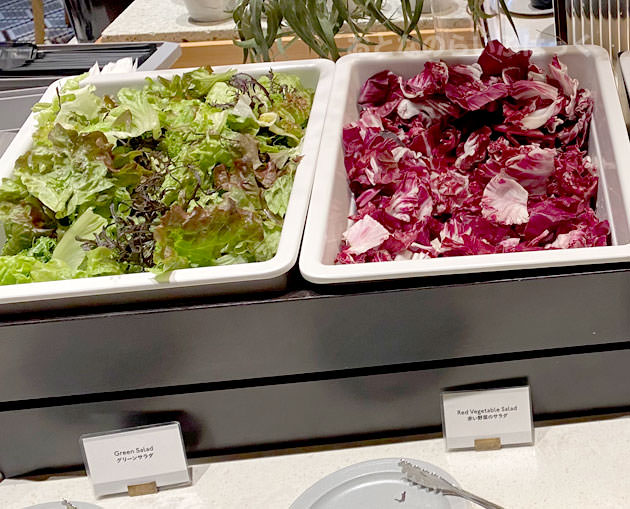 「グリーンサラダ」と「赤い野菜のサラダ」