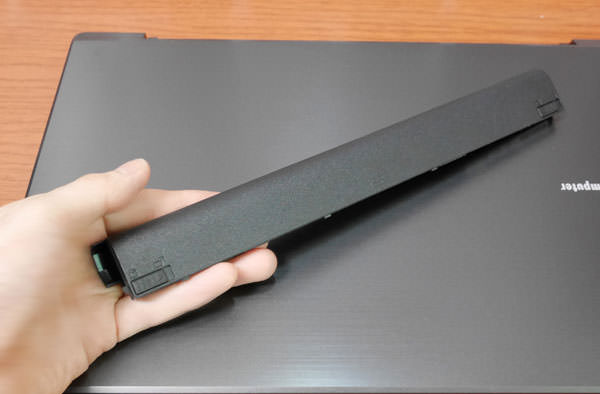 バッテリーが同梱されている