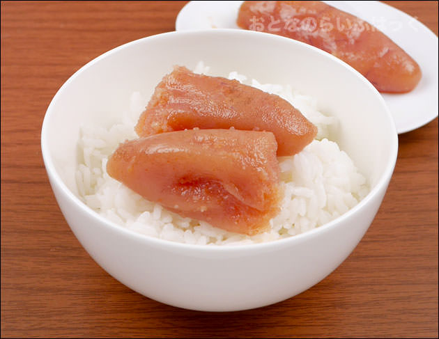 白いご飯にのせた明太子