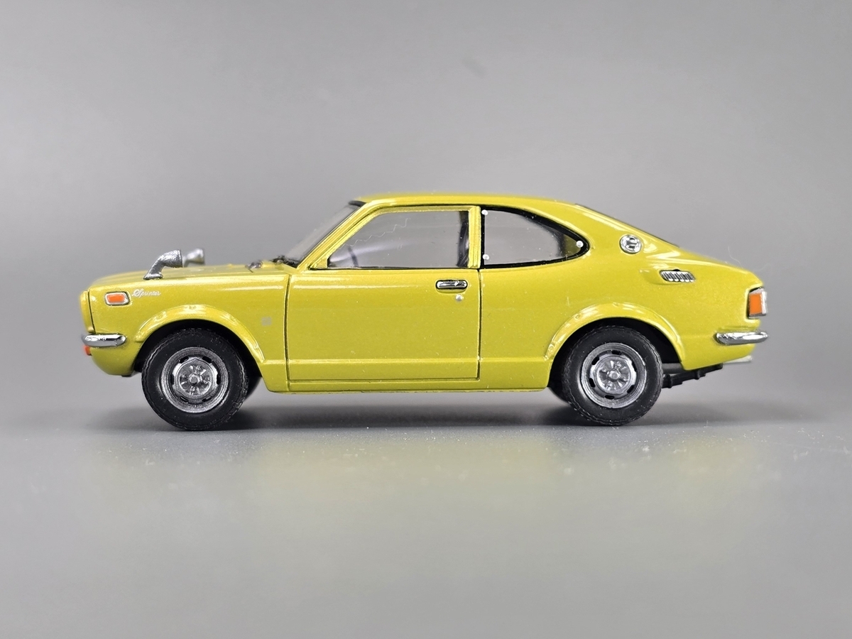 トヨタ・スプリンター トレノ（TE27型） エブロ（EBBRO） 1/43 - 今日