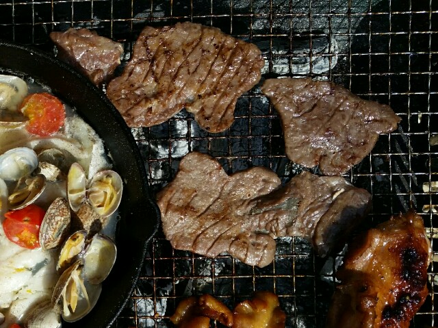 f:id:yossy_ph:20180712224749j:plain バーベキューで牛タン