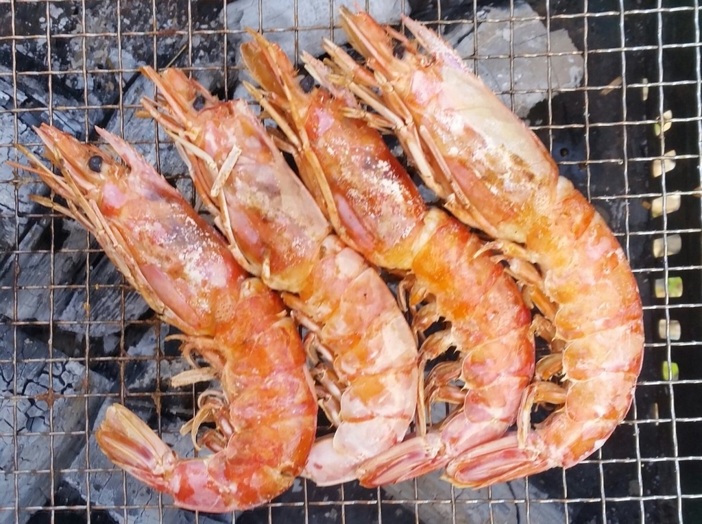 f:id:yossy_ph:20180712230613j:plain バーベキューのエビ