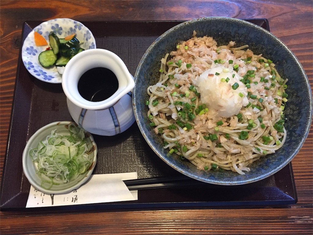 秋田グルメ 萬八 観光のついでに本格蕎麦ランチ 店員もいい感じ 革靴と料理とラーメンと