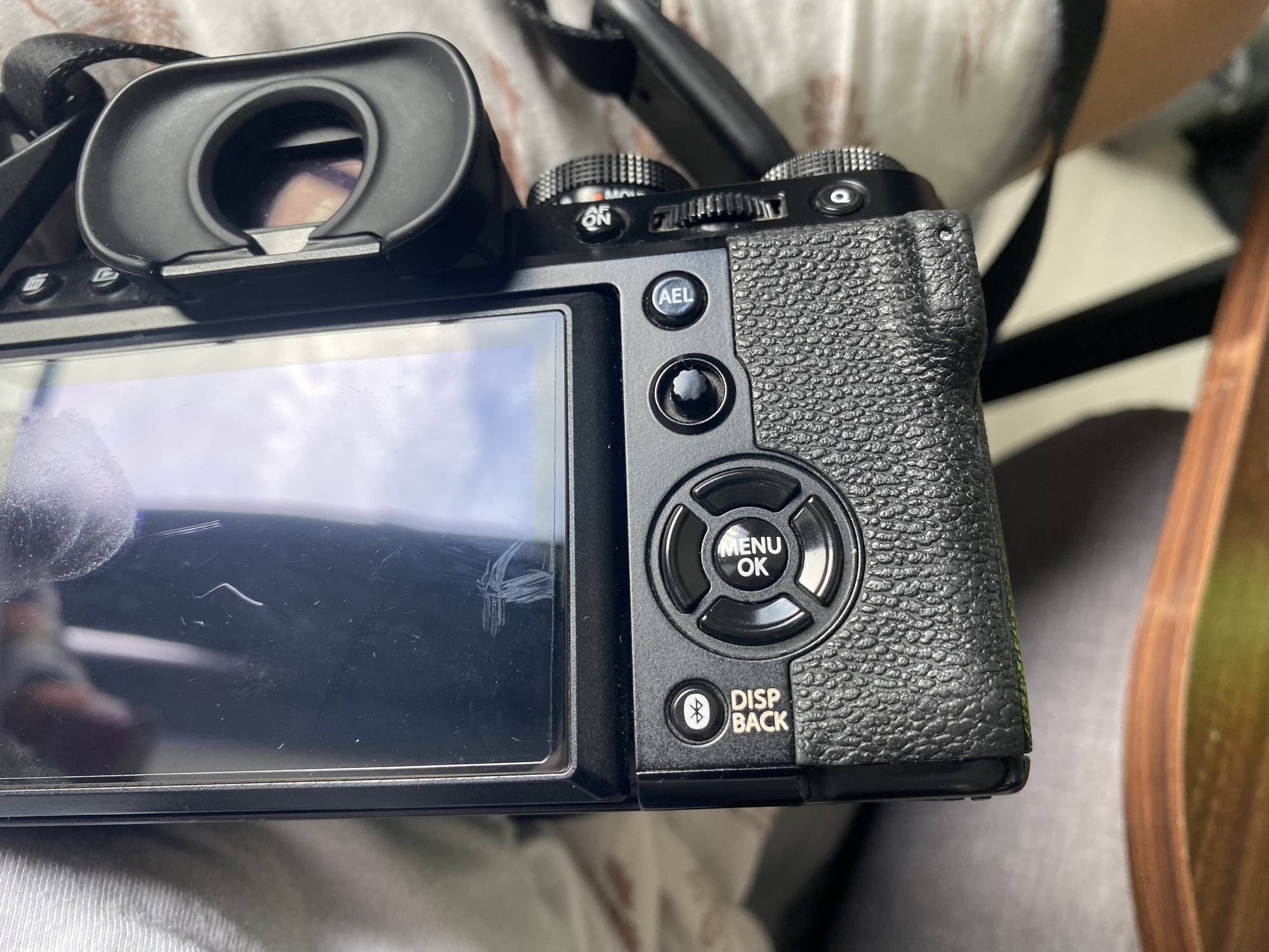 今日のX-5】カバーがパカパカし出しました。 - MONOKIRI 35mm