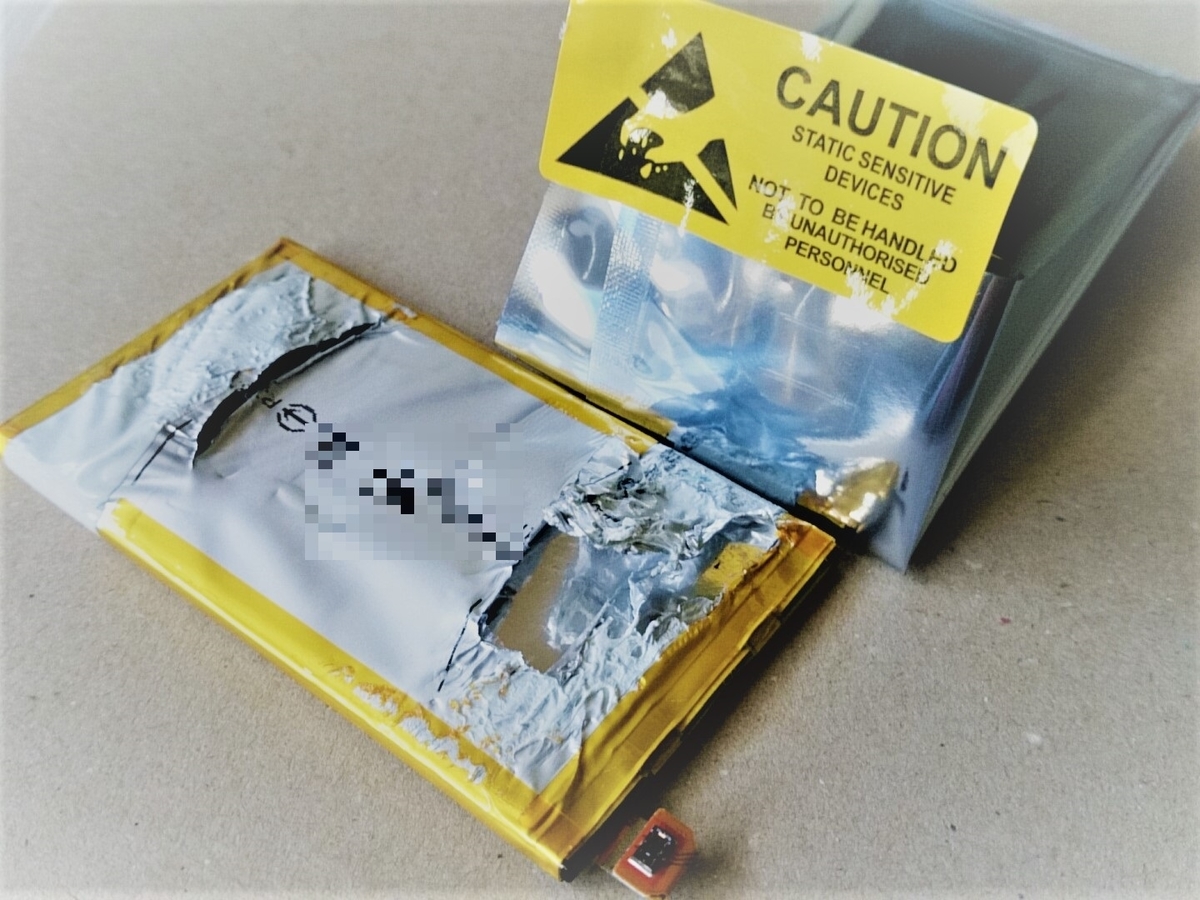 電池パック交換 スマホを分解してバッテリー交換したら火花と煙を噴いた件 よつまお