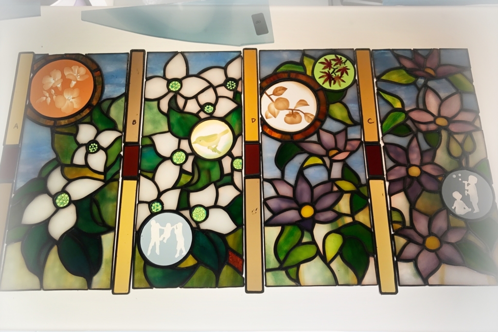 ステンドグラスパネル【クレマチス】 No.205 ヤマボウシとクレマチス