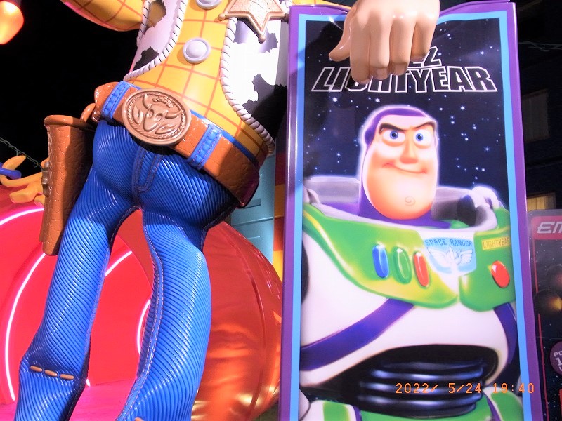 激レア ディズニーストア トーキング ウッディ トイ・ストーリー 世界