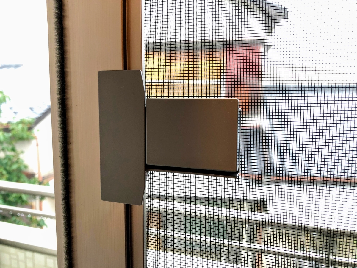 操作かんたん網戸用ストッパー 取り付けイメージ