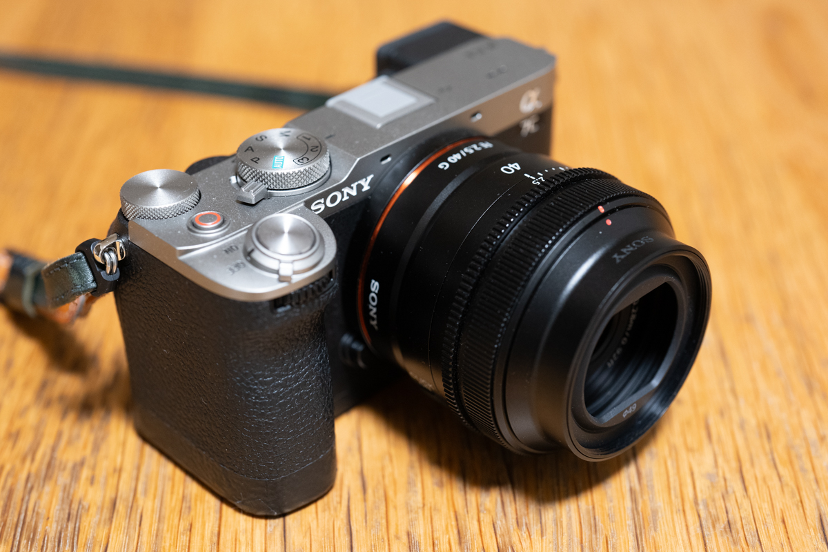 FE 40mm F2.5 G のフード - アルファ・プラスアルファ