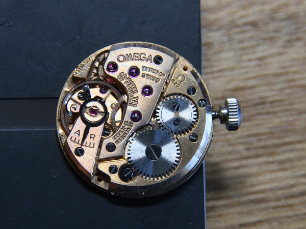 オメガ cal.620を分解します - 損するあほう