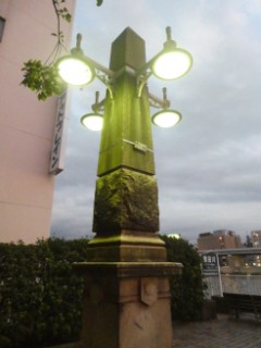 新大橋旧橋新柱写真