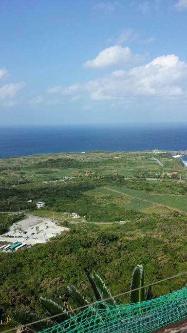 大石林山からの眺めで海が見える