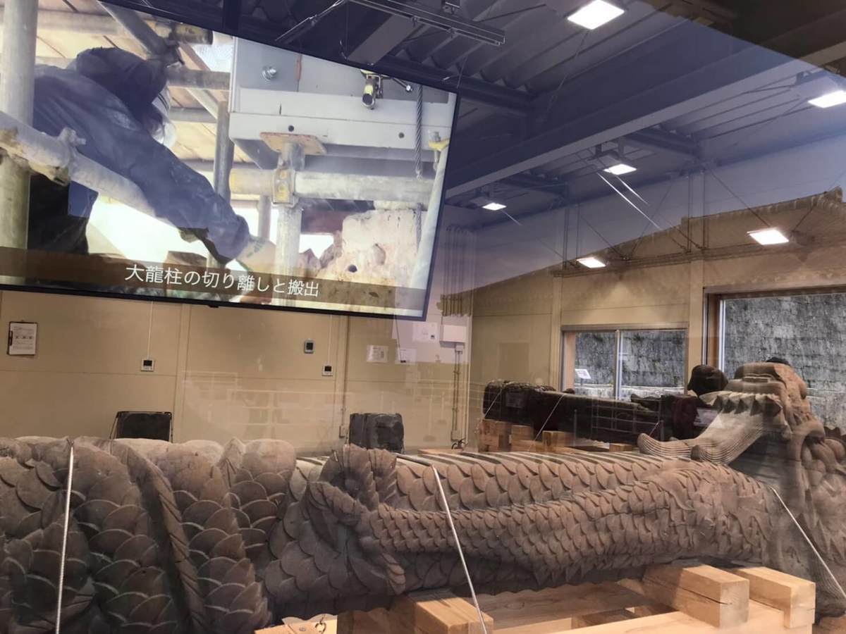火災にも負けない首里城大龍柱