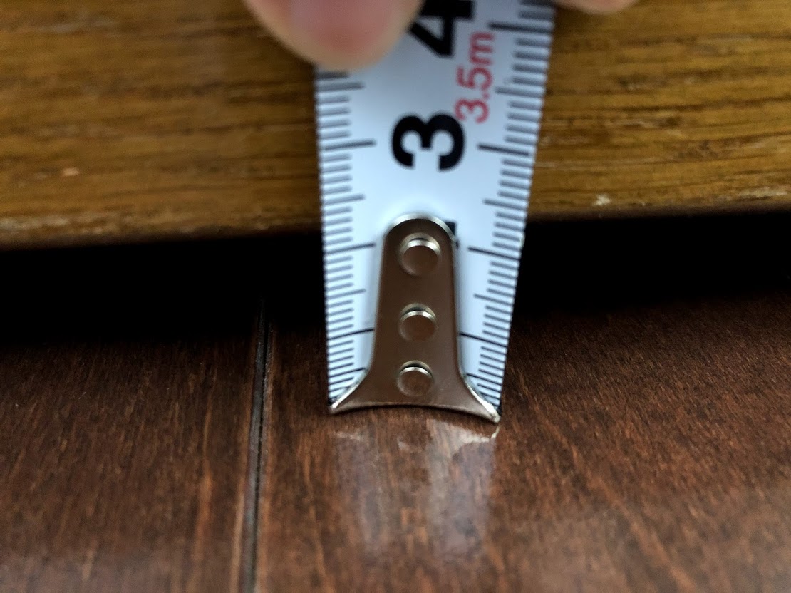 わずか1cm弱の隙間が掃除できた 狭いベッド下のホコリがごっそり 大掃除 掃除グッズ スキマキーレー 口コミ レビュー Enjoido北海道 わずか1cm弱の隙間が掃除できた 狭いベッド下のホコリがごっそり 大掃除 掃除グッズ スキマキーレー 口コミ レビュー Enjoido北海道