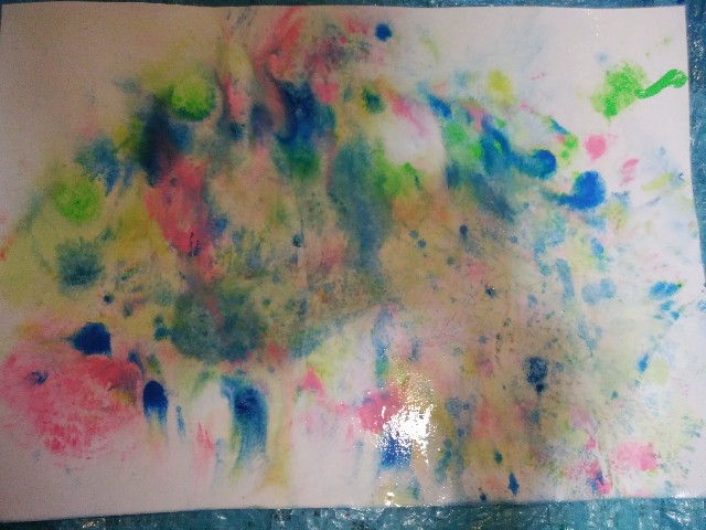 水で濡らした画用紙に絵の具を垂らして 不思議な世界をつくりました Yuctti San S Blog