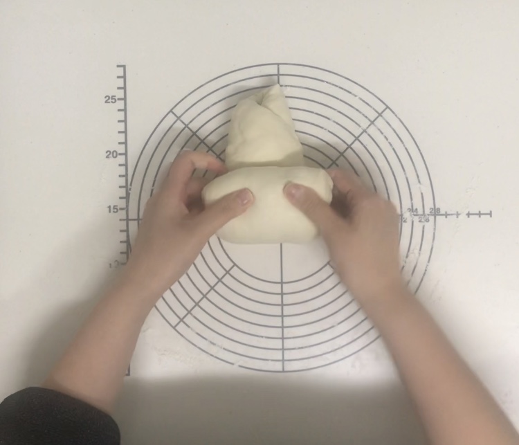 パン作り　具　入れ方　こねる