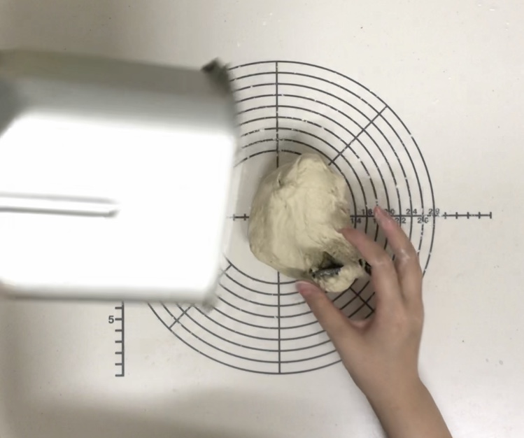 パン生地 具材 混ぜ込み方 手順 2