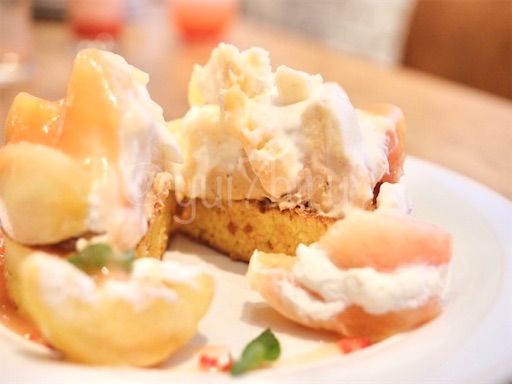 桃とアールグレイのパンケーキの中身断面