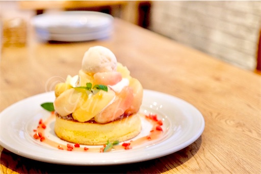 アクイーユ桃とアールグレイのパンケーキを恵比寿の店舗で撮影