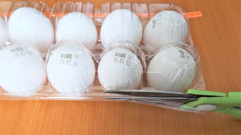 卵パックの開け方の画像