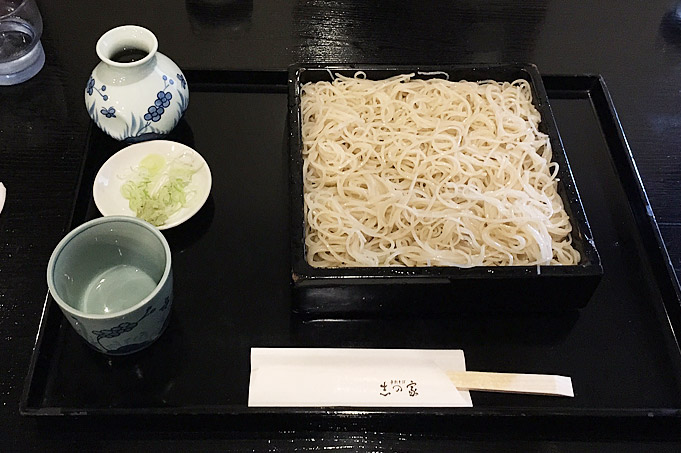 志の家（しのや）に行ってきました！細い更科の蕎麦が美味しい老舗人気店！