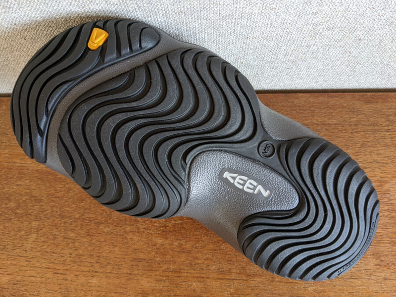 KEEN ヨギ　yogi 26センチ　グラファイト　カーボン調 メンズ サンダル Ι ヨギ | KEEN公式オンラインストア