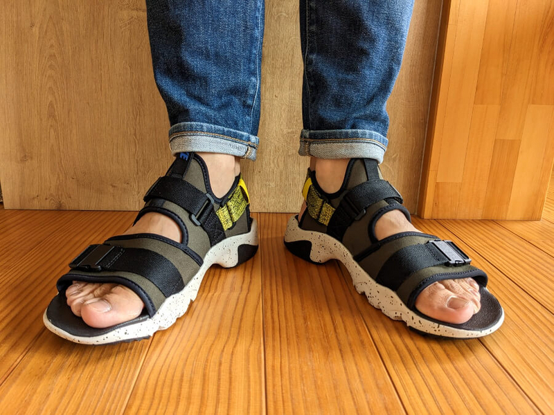 nike キャニオンサンダル