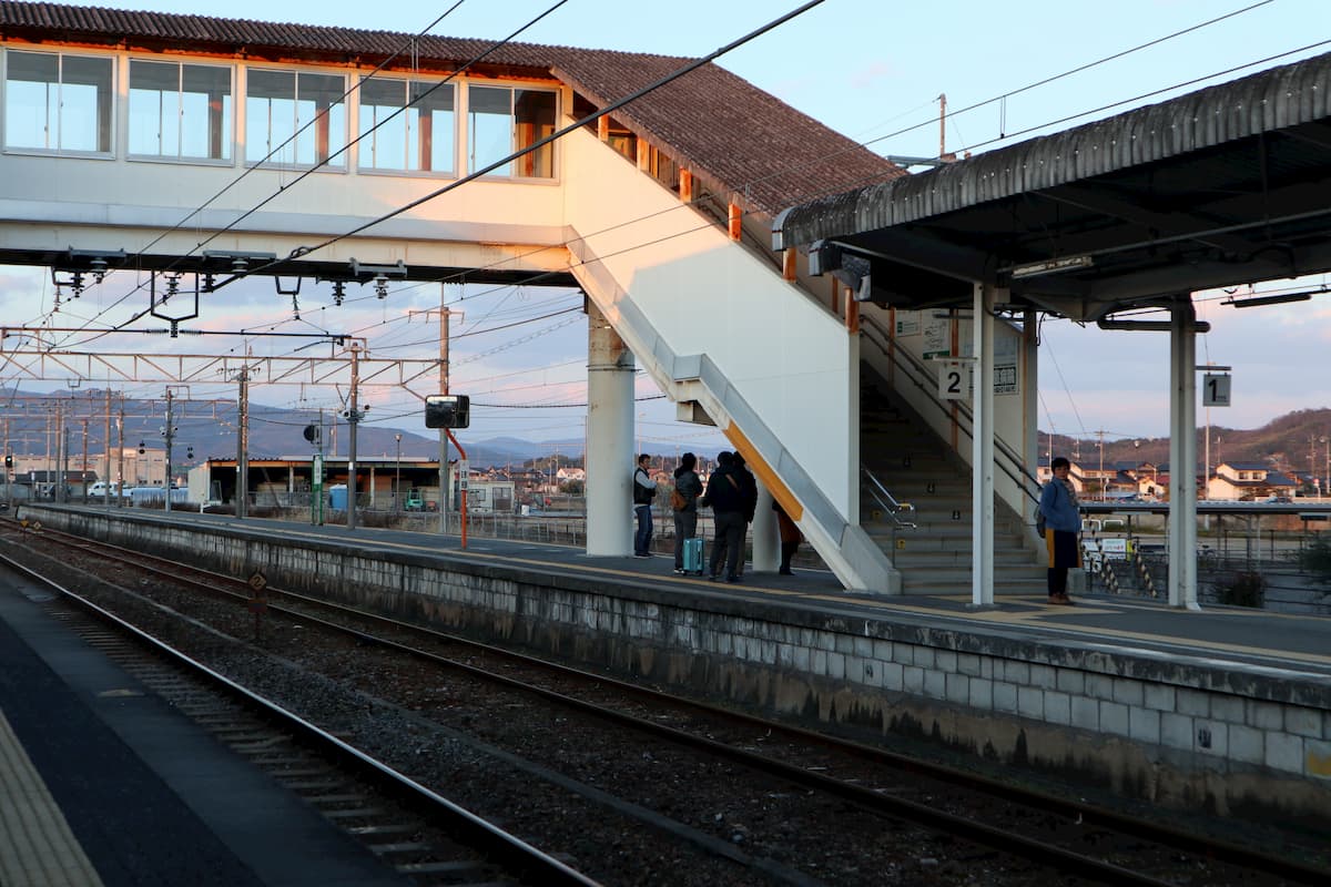 kiyone-station-platform