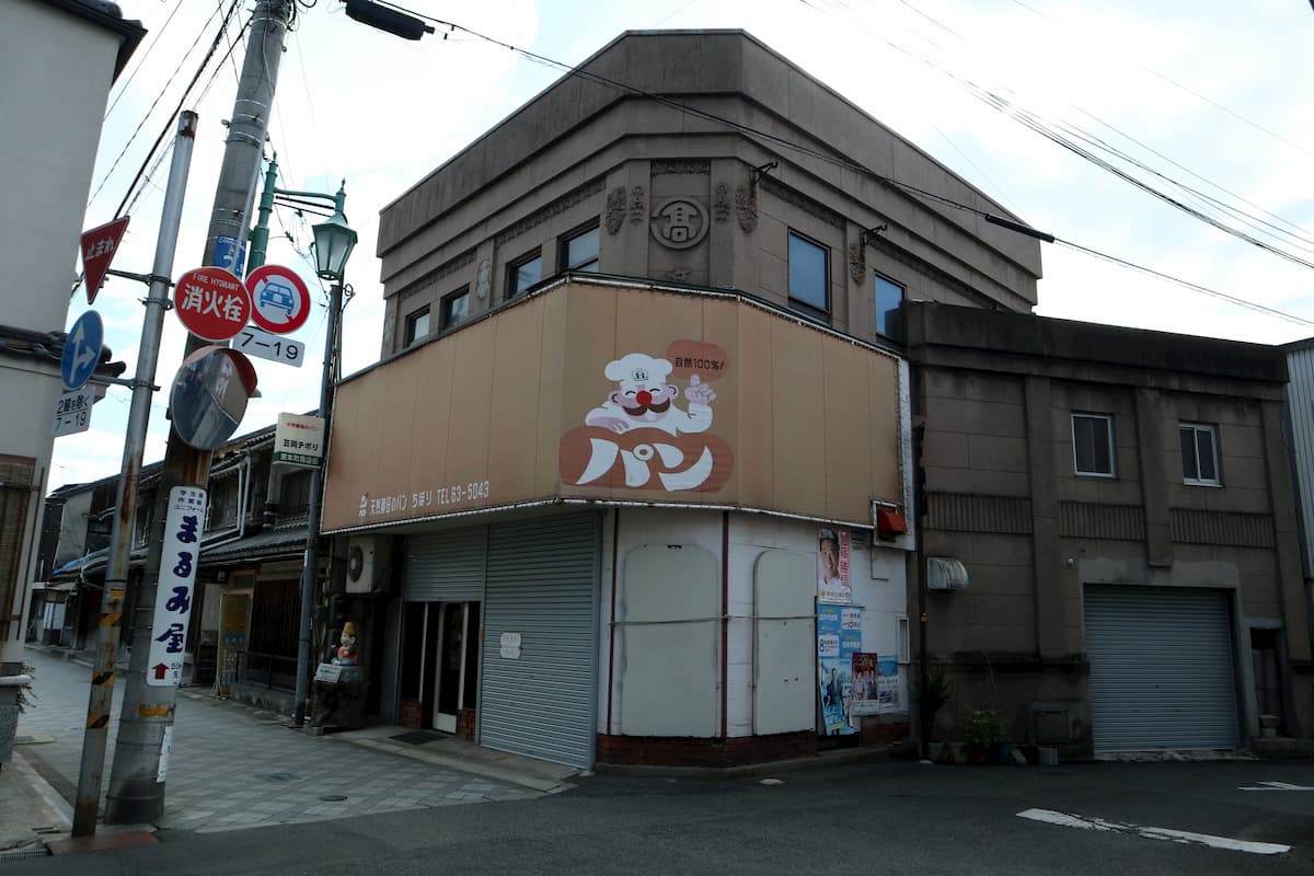 bakery-building