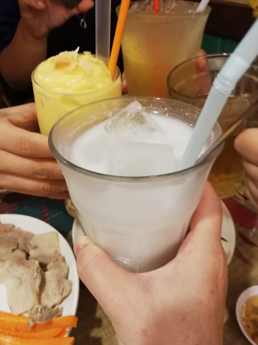 アオババのドリンクで乾杯