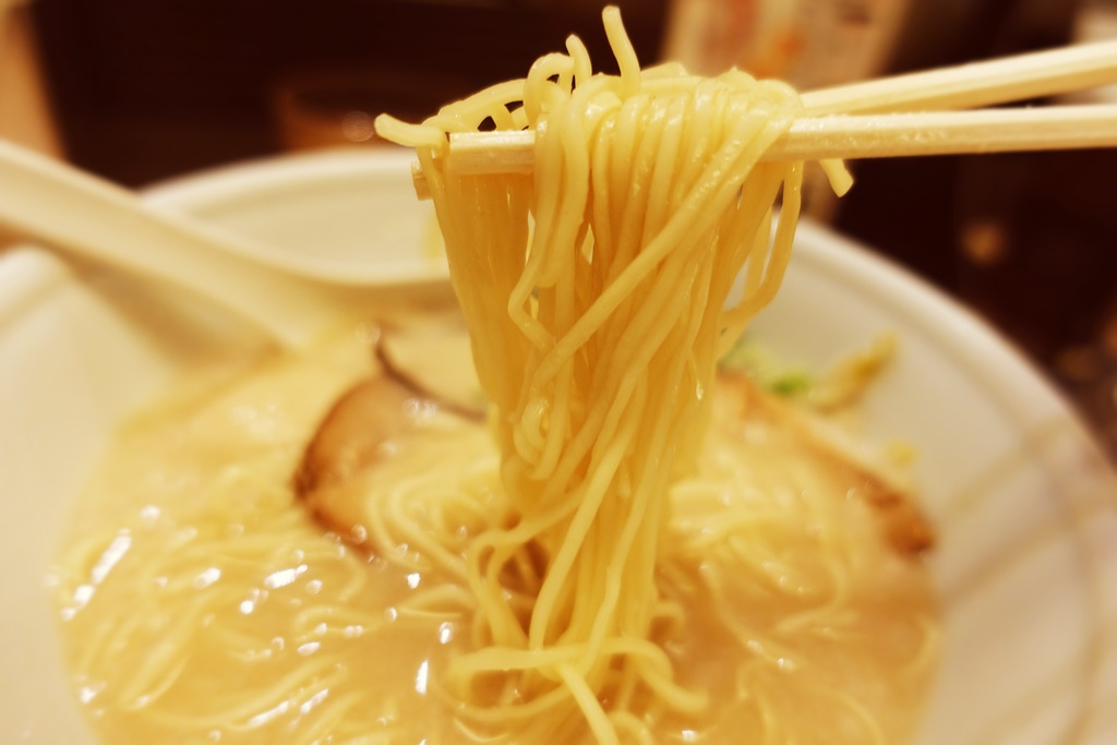 Tokyo豚骨base Made By 博多一風堂 品川 豚骨白 味玉入り 大井町とか食とかテイクアウトとか