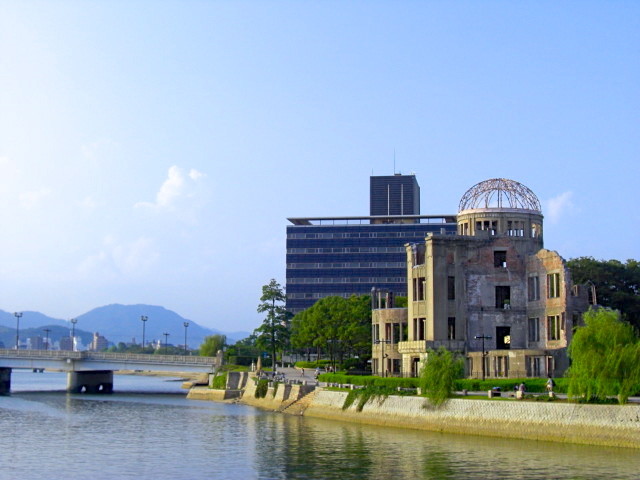 相生橋と原爆ドーム